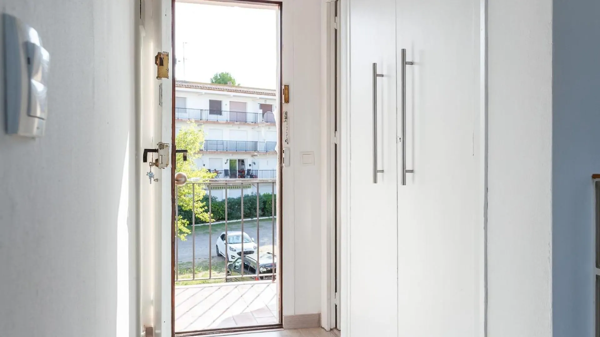 Estudio Frankie L' Escala 0*,  İspanya